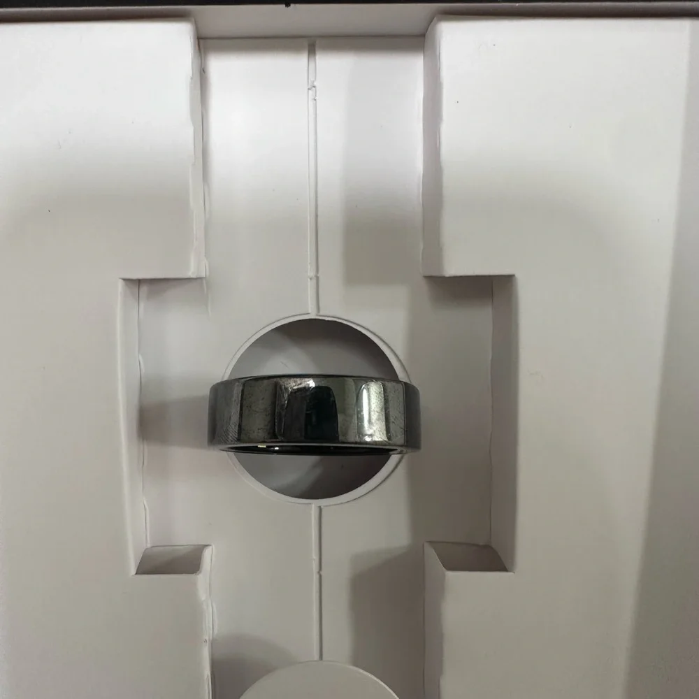 Oura Midnight Ring with Charging Set